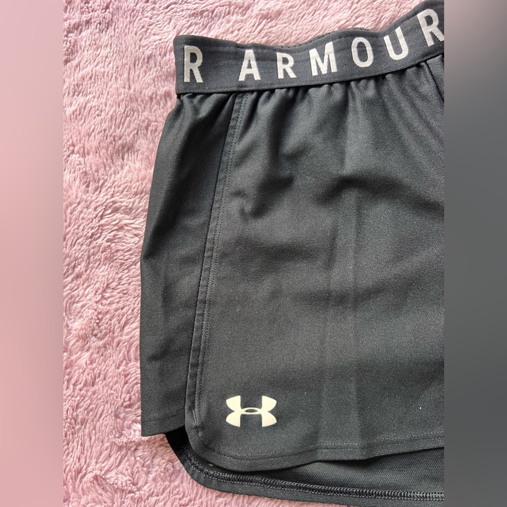 Under Armour active shorts - Picture 3 of 6